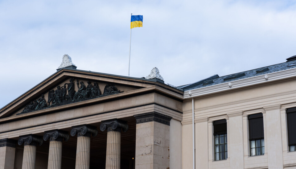 Universitetet i Oslo flagger det ukrainske flagget.